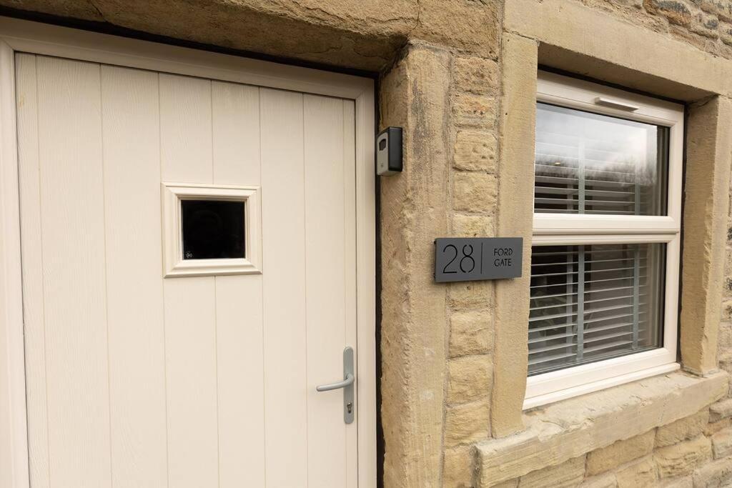 Ford Gate - Modern Luxury Cottage Based In Holmfirth Bagian luar foto